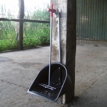 Halter für Stallbutler