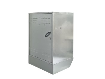 Fahrbarer Sattelschrank