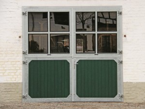 Stalltor Sprossenfenster